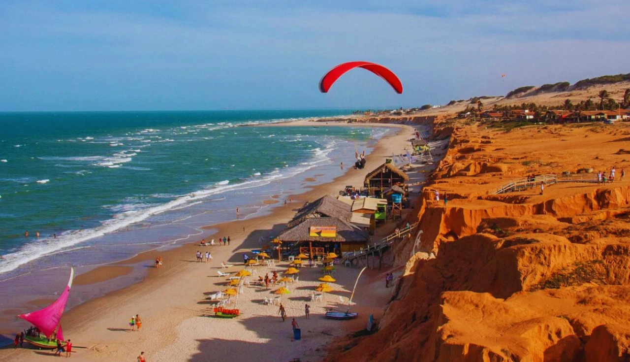 a-lua-e-a-estrela-tornaram-se-s--mbolos-culturais-desta-praia